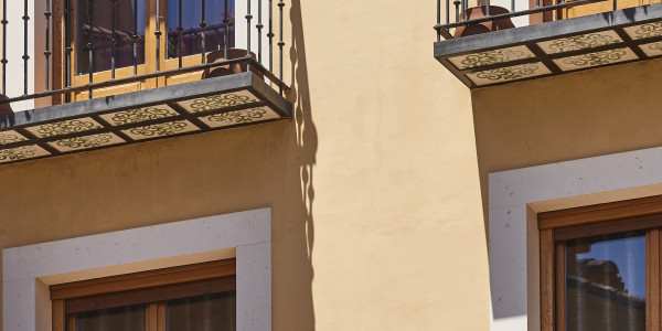 Pintar Fachadas de Casas Unifamiliares / Chalets en Santa Coloma de Gramenet · Pintura anticorrosiva para Barandillas, Rejas y otros Elementos