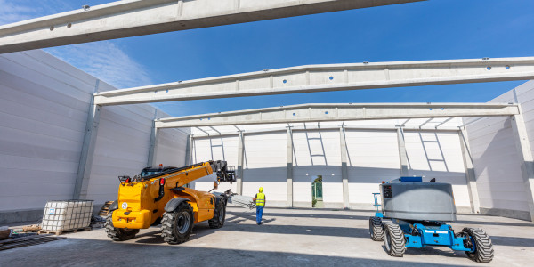 Pintar Fachadas de Naves Industriales, Fábricas y Almacenes en Santa Coloma de Gramenet · Pintar Construcción de Obra Nueva