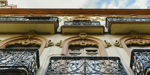 Rehabilitación y Restauración de Fachadas en Santa Coloma de Gramenet · Restauración de Fachadas Emblemáticas